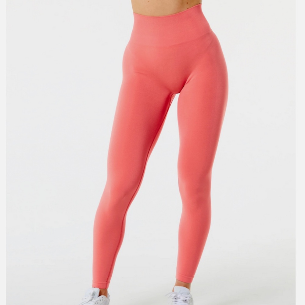 Alphalete Amplify Athletic Workout Seamless Scrunch Leggings Pixel Pink Size L - Picture 2 of 8